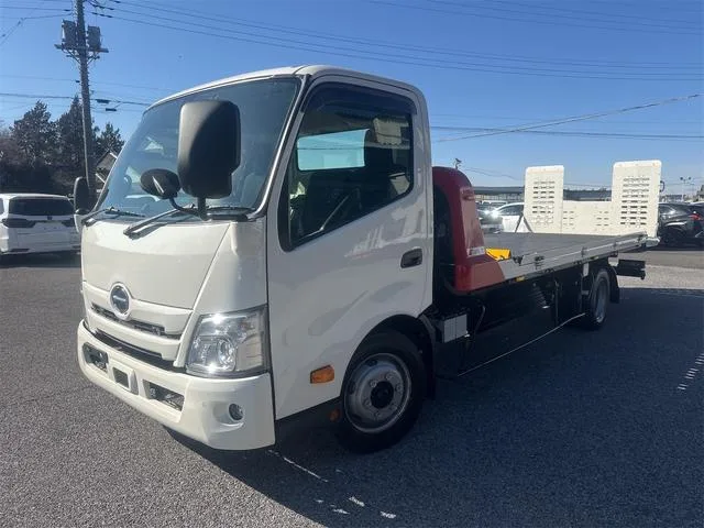 Hino DUTRO 2023 — фото 1, купить с доставкой в Москву