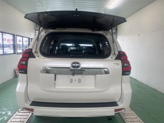 Toyota LAND CRUISER PRADO TX L PACKAGE 2023 — миниатюра 3