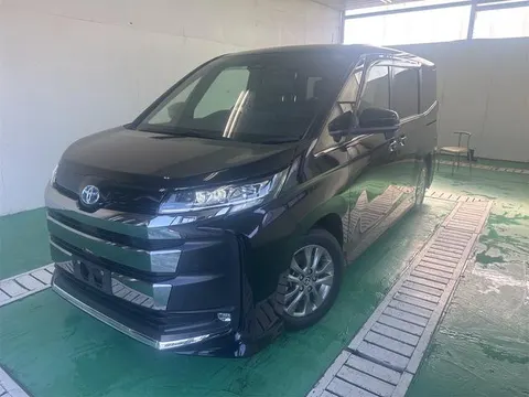 Toyota NOAH 2023 buy in Moscow