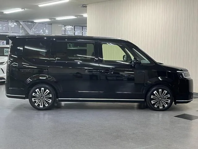 Honda STEPWAGON E:HEV SPADA PREMIUM LINE 2025 — миниатюра 3