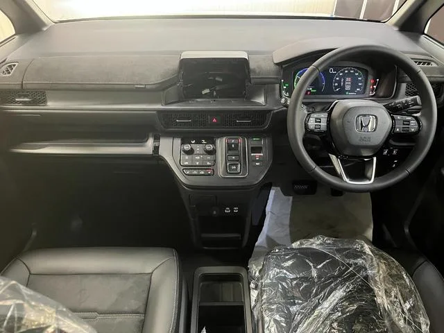 Honda STEPWAGON E:HEV SPADA PREMIUM LINE 2025 — миниатюра 5