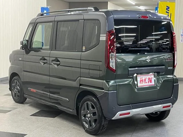 Suzuki SPACIA GEAR HYBRID XZ 2025 — миниатюра 3