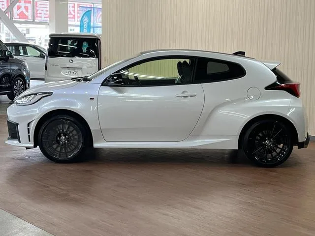 Toyota GR YARIS RZ 2025 — миниатюра 2