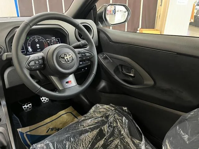 Toyota GR YARIS RZ 2025 — миниатюра 4