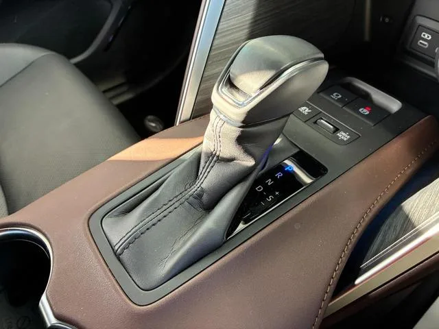 Toyota HARRIER HYBRID Z LEATHER PACKAGE 2024 — миниатюра 3