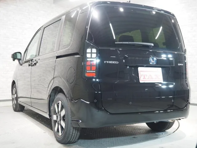 Honda FREED E:HEV AIR EX 2026 — миниатюра 2