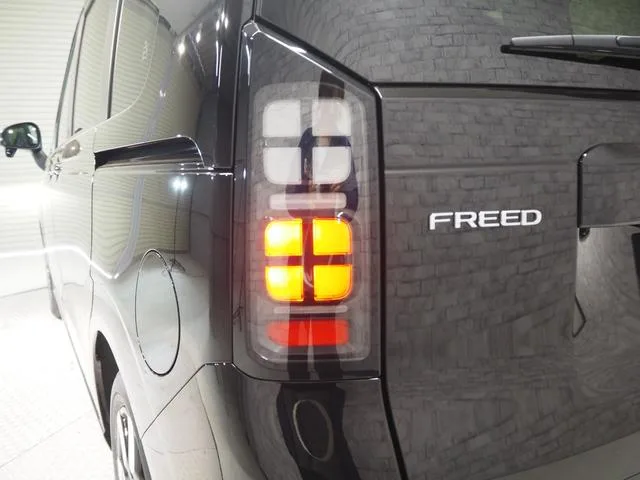 Honda FREED E:HEV AIR EX 2026 — миниатюра 4