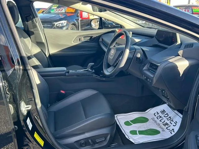 Toyota Prius Z 2023 — миниатюра 4