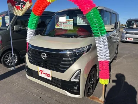 Nissan ROOX 2023 купить в Москве