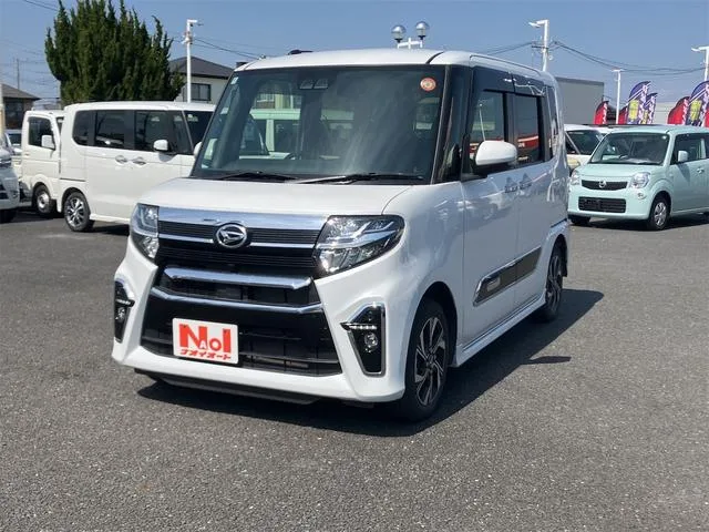 Daihatsu TANTO CUSTOM X 2022 — фото 1, купить с доставкой в Москву