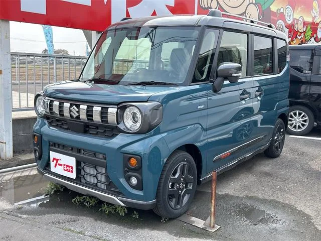 Suzuki SPACIA GEAR HYBRID XZ 2025 — фото 1, купить с доставкой в Москву