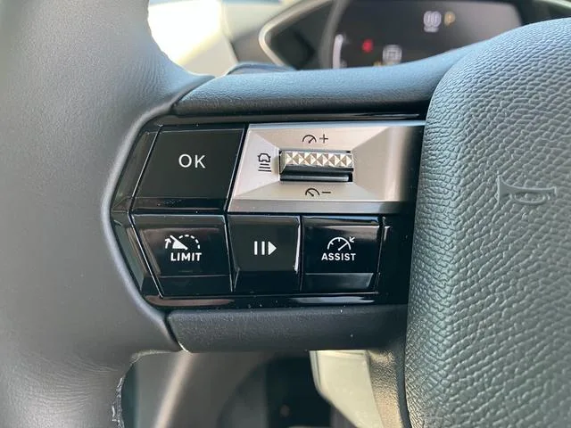 DS DS3 ESPRIT DE VOYAGE BLUE HDI 2025 — миниатюра 4