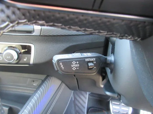 Audi SQ2 BASE GRADE 2024 — миниатюра 2