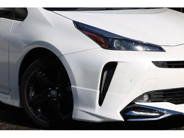 Toyota Prius S TOURING SELECTION BLACK EDITION 2022 — миниатюра 2