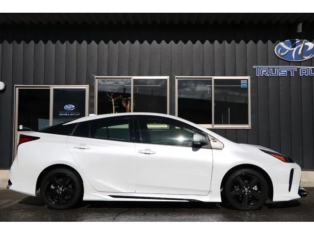 Toyota Prius S TOURING SELECTION BLACK EDITION 2022 — миниатюра 4