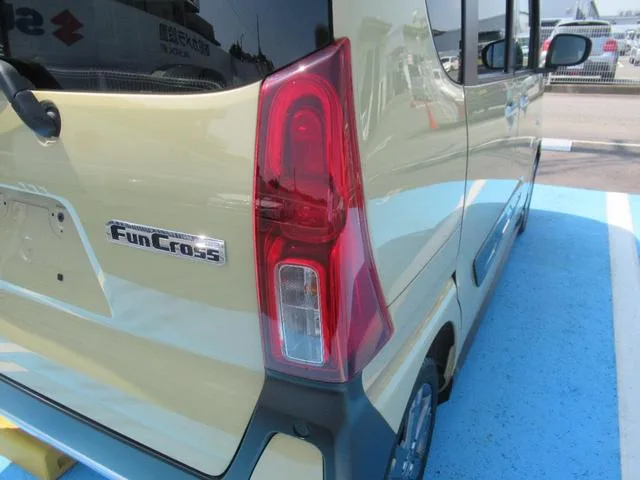 Daihatsu TANTO FUN CR0SS TURBO 2023 — миниатюра 5