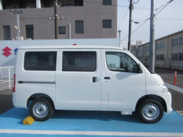 Mazda BONGO VAN DX 2026 — миниатюра 2