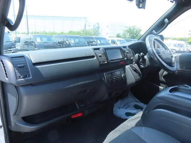 Toyota HIACE VAN 2022 — миниатюра 4