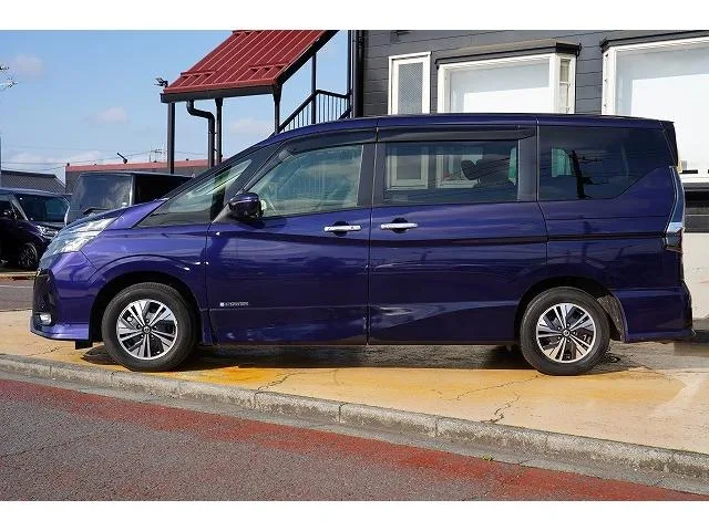 Nissan SERENA E-POWER HIGHWAY STAR V 2022 — миниатюра 4