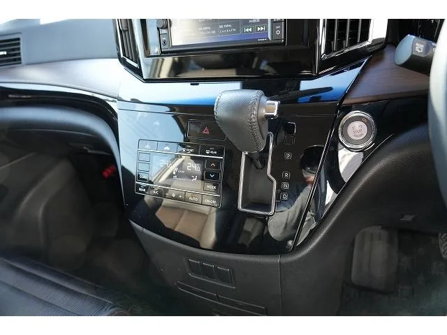 Nissan ELGRAND 250HIGHWAY STAR S 2024 — миниатюра 3