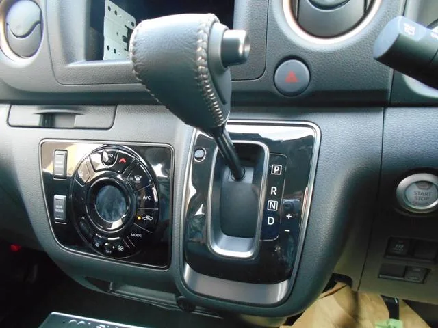 Nissan CARAVAN LONG GRAND PREMIUM GX 2026 — миниатюра 3