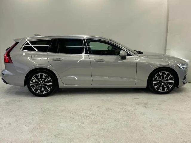 Volvo V60 ULTIMATE B4 2023 — миниатюра 2