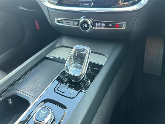 Volvo V60 ULTIMATE B4 2023 — миниатюра 4