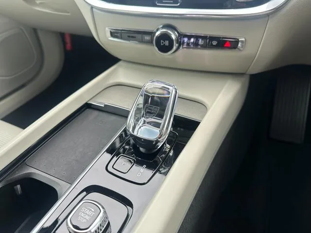 Volvo V60 CROSS COUNTRY ULTRA B5 AWD 2025 — миниатюра 4