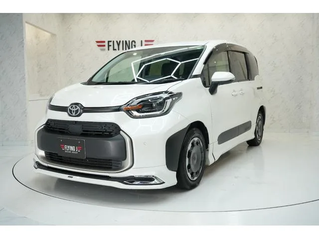 Toyota SIENTA HYBRID Z 2022 — фото 1, купить с доставкой в Москву