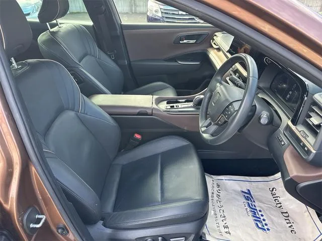 Toyota CROWN CROSSOVER G LEATHER PACKAGE 2023 — миниатюра 4