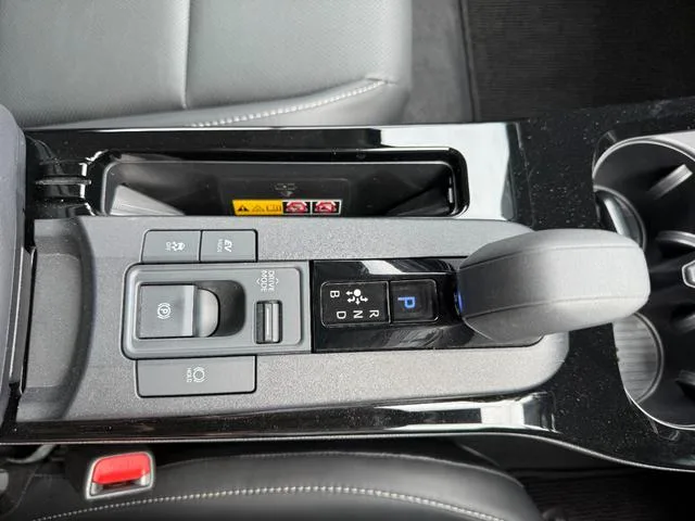 Toyota PRIUS Z 2023 — миниатюра 5