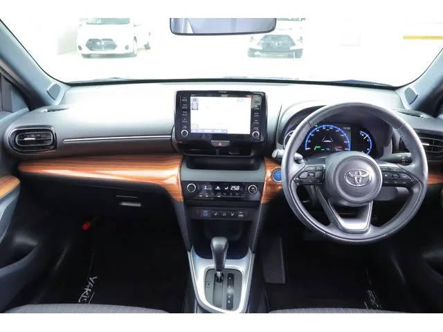 Toyota YARIS CROSS HYBRID Z 2023 — миниатюра 4