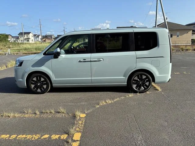 Honda STEPWAGON E:HEV AIR 2023 — миниатюра 4