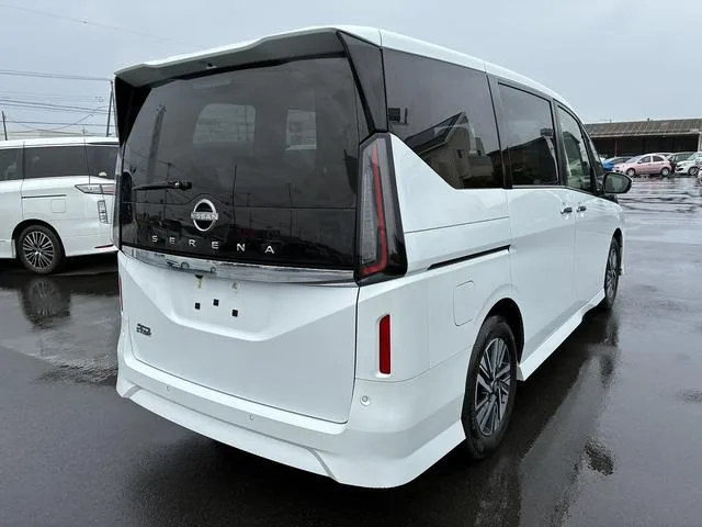 Nissan SERENA HIGHWAY STAR V 2023 — миниатюра 3