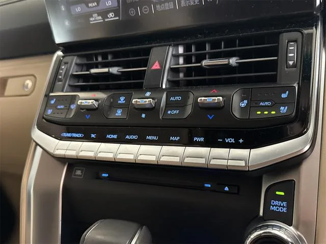 Toyota LAND CRUISER ZX 2023 — миниатюра 4
