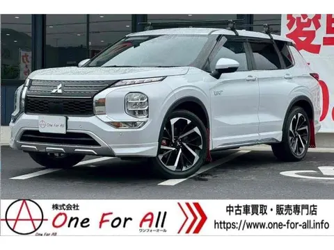 Mitsubishi OUTLANDER PHEV 2022 купить в Москве
