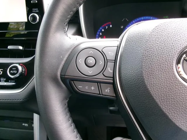 Toyota CorollaCross Z 2023 — миниатюра 5