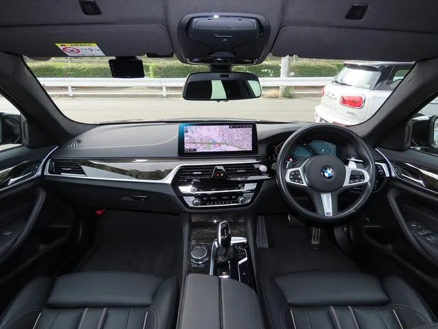 BMW 5 SERIES 523i M-SPORT 2023 — миниатюра 2