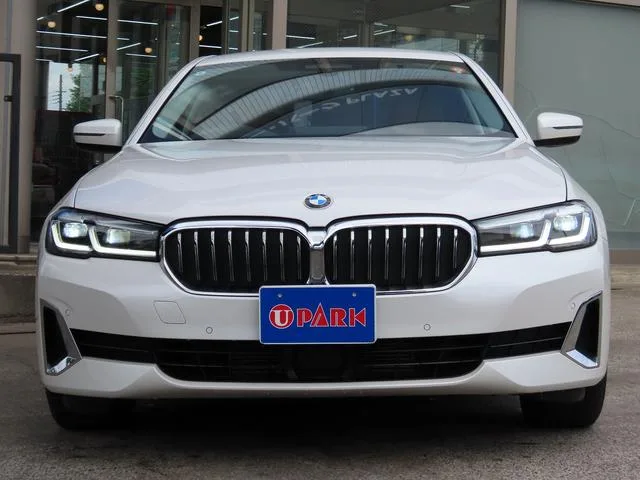 BMW 5 Series 523i LUXURY 2022 — миниатюра 4