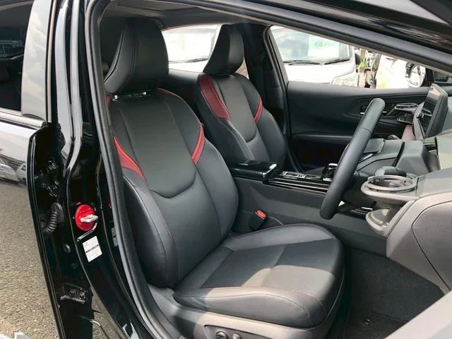Toyota Prius Z 2023 — миниатюра 4