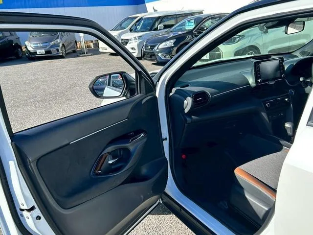 Toyota YARIS CROSS HYBRID Z ADVENTURE 2022 — миниатюра 4