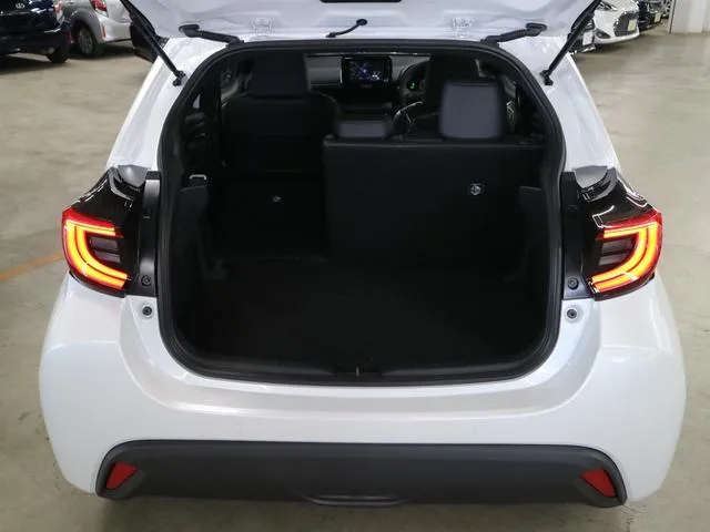 Toyota Yaris HYBRID Z 2025 — миниатюра 5