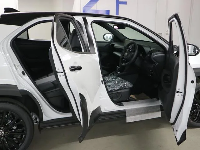 Toyota YARIS CROSS HYBRID Z URBANO 2026 — миниатюра 4