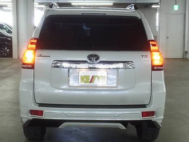 Toyota LAND CRUISER PRADO TX L PACKAGE 2022 — миниатюра 2