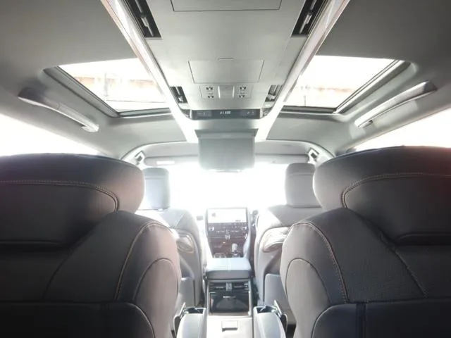 Toyota ALPHARD HYBRID Z 2024 — миниатюра 3
