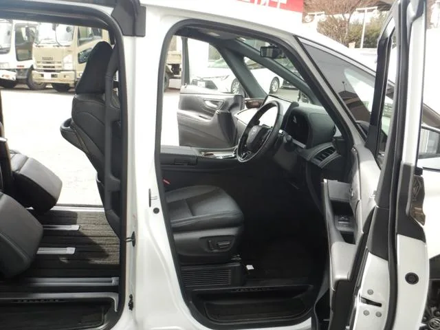 Toyota VELLFIRE HYBRID Z PREMIER 2023 — миниатюра 4
