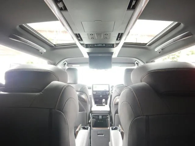 Toyota ALPHARD HYBRID Z 2024 — миниатюра 3