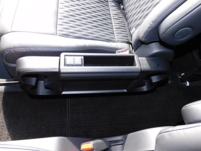 Toyota NOAH HYBRID S-Z 2022 — миниатюра 3