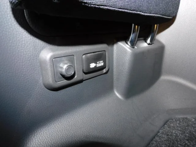 Toyota VOXY HYBRID S-Z 2023 — миниатюра 2
