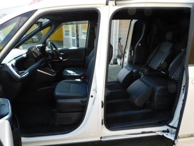 Toyota VOXY HYBRID S-Z 2023 — миниатюра 4